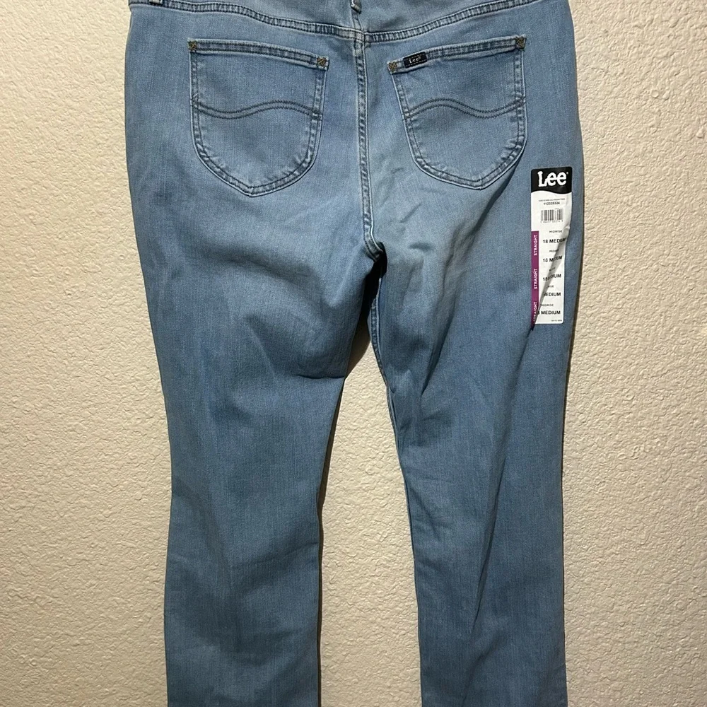 Lee NWT - Picture 2 of 2